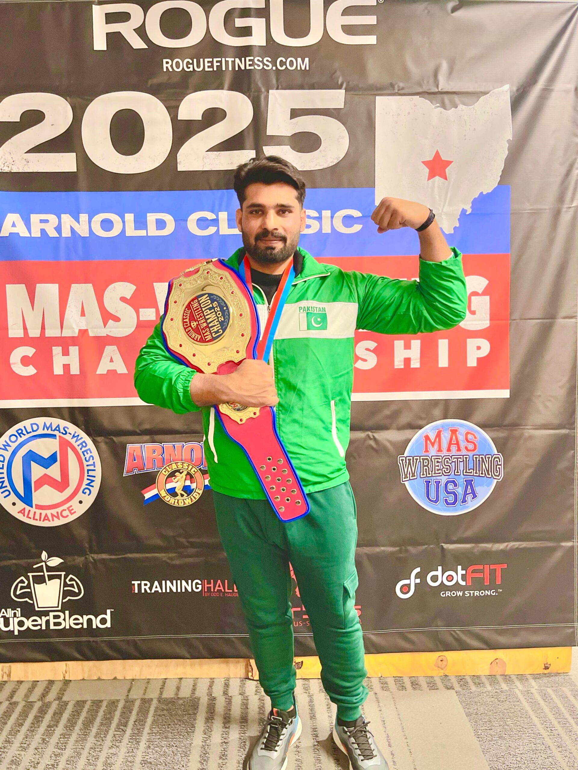 Muhammad Alam receiving wrestling award