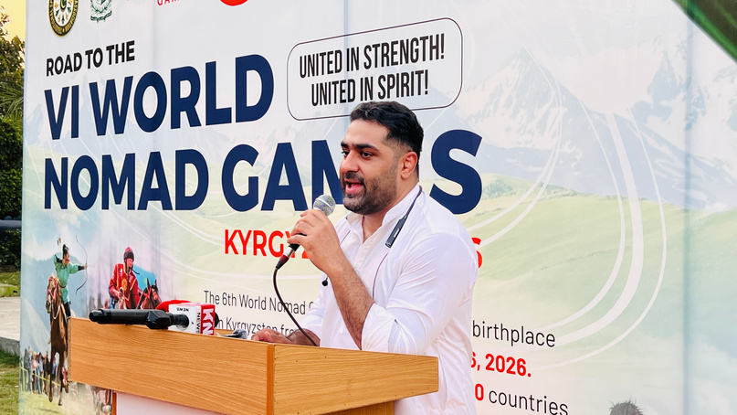 Nawab Furqan Khan addressing the athletes and participants during the Pre-Departure Ceremony